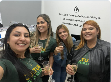Equipe do setor MARKETING II com Vivian Franco